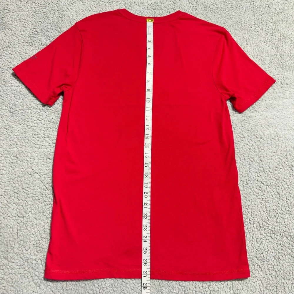 👉 GUESS Los Angeles Men’s Adult Casual Red Embossed Logo T-Shirt – Size M - Picture 6 of 7